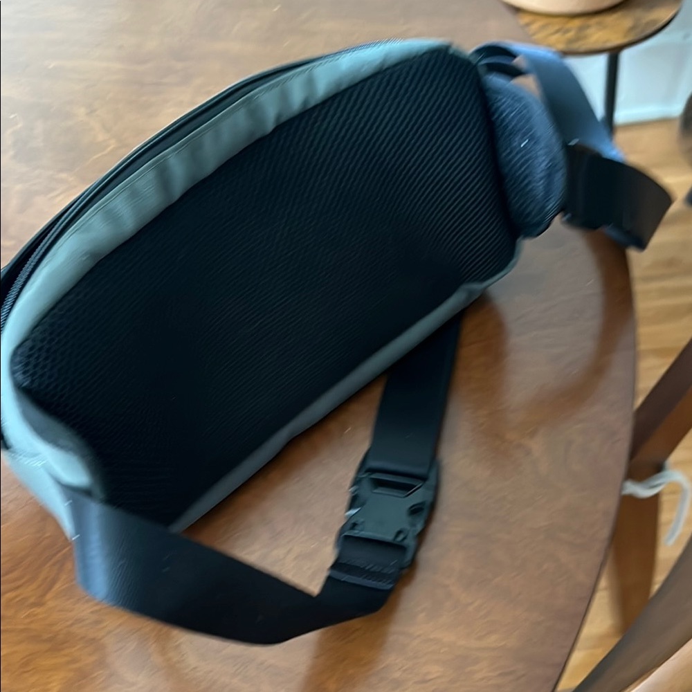 ASRV Gray Crossbody Bag - Picture 4 of 4